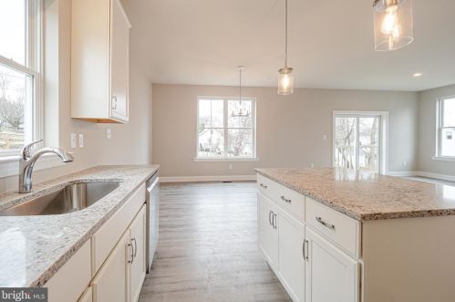 706 Hornblende Ave, Kennett Sq PA  19348-3614 exterior