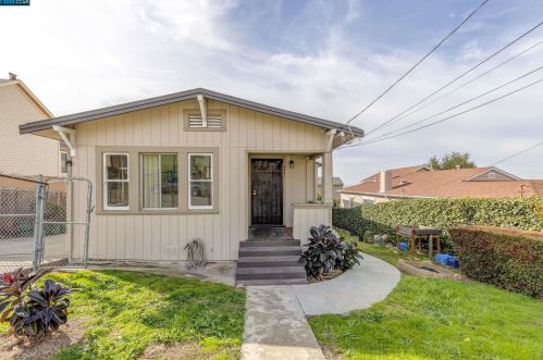 9441 Burr St, Oakland, CA 94605-4709