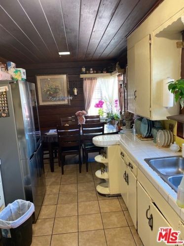 1422 98th Ave, Oakland CA  94603-2502 exterior