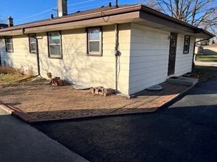 4421 Bottsford Ave, Milwaukee, WI 53220-3634