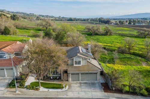 2749 Mira Bella Cir, Morgan Hill CA 95037-7602 exterior