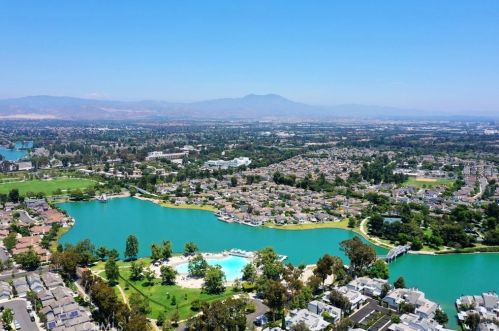 37 Greenfield, Irvine CA 92614-7051 exterior