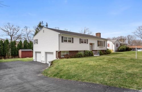 14 Split Rock Dr, Waterbury, CT 06706-2440