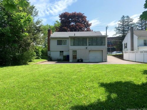 230 Birch St, Waterbury, CT 06704-3856