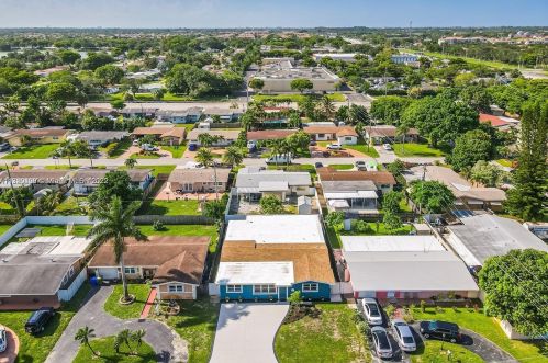 8121 15th Ct, Hollywood FL  33024-5013 exterior