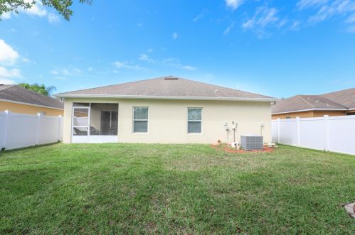 8171 Westfield Cir, Vero Beach FL  32966-1282 exterior