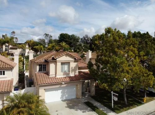 934 Gallery Dr, Oceanside CA  92057-7917 exterior