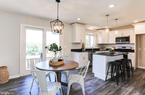 1624 Haar Rd, Spring Grove, PA 17362-8003