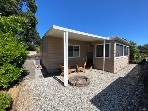 120 Westgate Cir, Santa Rosa CA  95401-9021 exterior