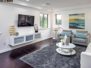 1301 Homestead Ave, Walnut Creek CA  94598-1805 exterior