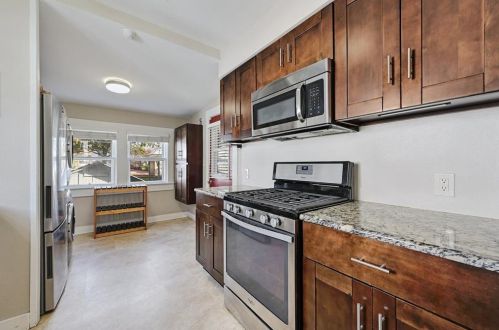 918 51st St, Austin TX  78751-2204 exterior