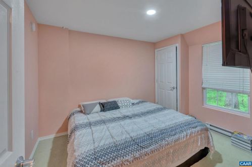 3 Watts Cir, Bybee VA  22963-2051 exterior