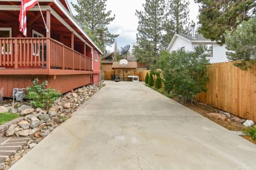 1063 H Ln, Big Bear City CA  92314-9693 exterior