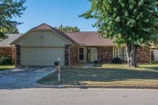 713 Out West Trl, Yukon, OK 73099-7121