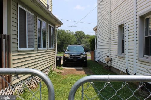 105 Delmorr Ave, Yardley, PA 19067-7106