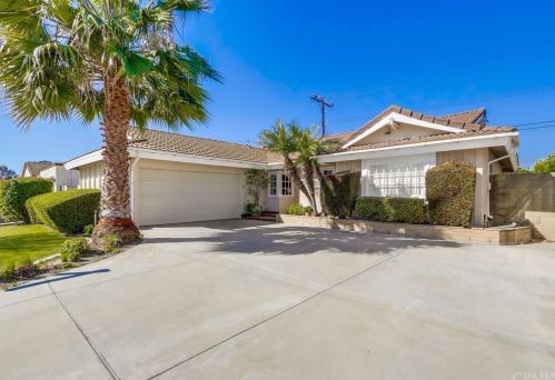 12761 Bartlett St, Garden Grove, CA 92845-2320