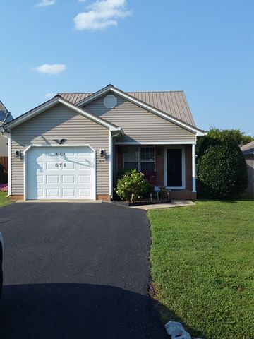 676 Hunters Ln, Hopkinsville, KY 42240-5271