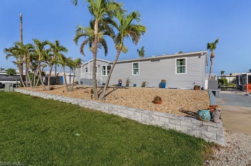 2852 York Rd, Saint James City FL  33956-2295 exterior