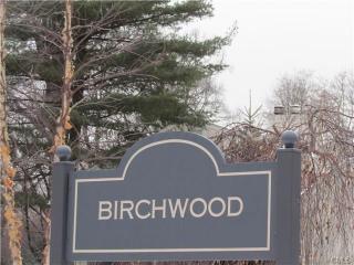 36 Hills Ln, Westport CT  06880-2905 exterior