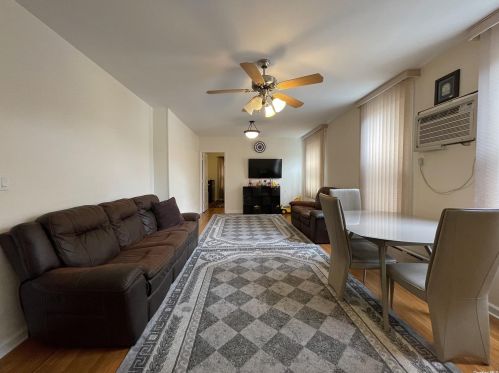 138-27 82nd Dr, Jamaica, NY 11435-1405