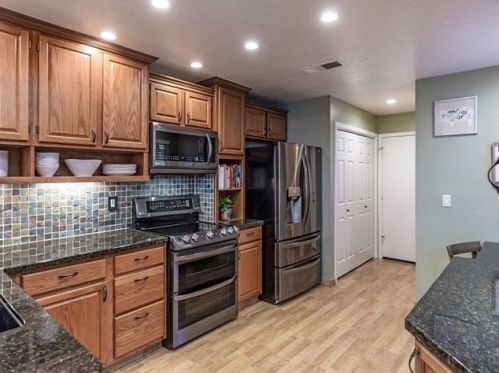 17165 Creekside Cir, Morgan Hill CA  95037-4647 exterior