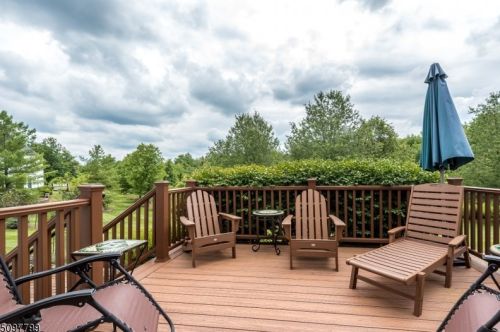 30 Surrey Ln, Flemington NJ  08822-1588 exterior