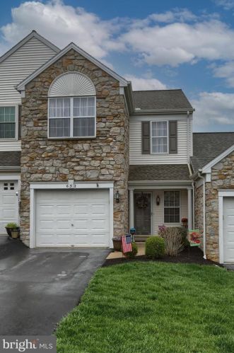 652 Springhouse Ln, Hummelstown, PA 17036-7015