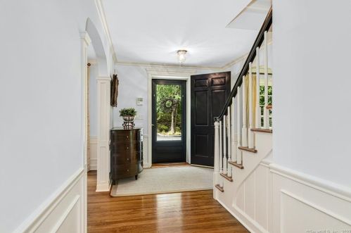 270 Frogtown Rd, New Canaan CT  06840-4408 exterior