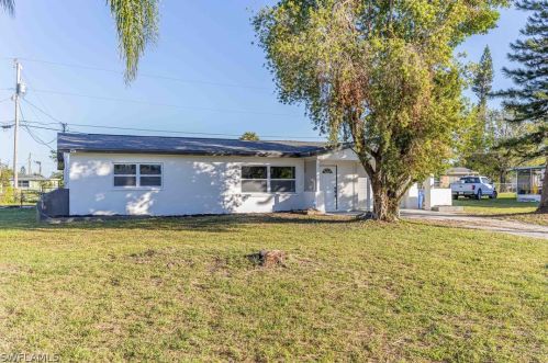 511 Coolidge Ave, Lehigh Acres, FL 33936-6101