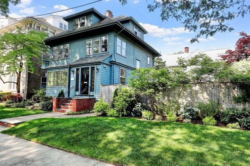 326 Wayland Ave, Providence, RI 02906-4528
