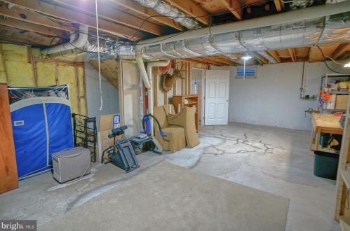 475 Woodcrest Dr, Navy Sup Dpt PA 17050-6854 exterior