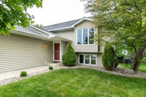 3695 Falcon Way, Saint Paul, MN 55123-2227