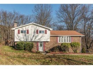 127 Rolling Hills Dr, Zelienople, PA 16063-8703