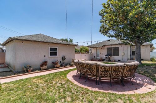 553 Plaza Serena, Ontario CA  91764-2822 exterior