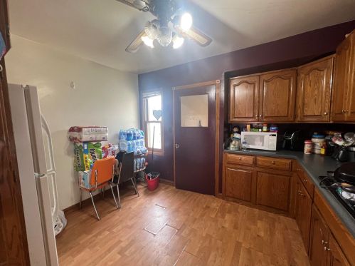 2013 70, Milwaukee WI 53213-1947 exterior