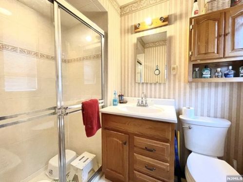 94 Maitland Pl, Outwater NJ  07026-1230 exterior