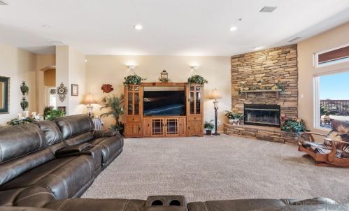 550 Old Stagecoach Run, Alpine CA  91901-1478 exterior