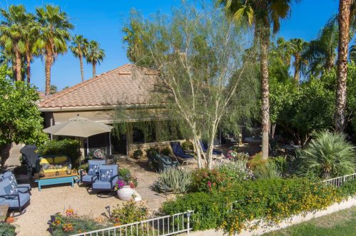 150 Kavenish Dr, Rancho Mirage CA  92270-3228 exterior