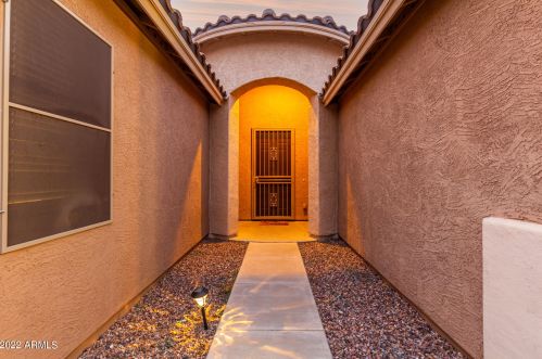 3890 Ashley Dr, Chandler AZ 85249-5261 exterior