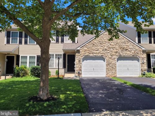 1423 Oxford Cir, Lansdale PA  19446-6653 exterior