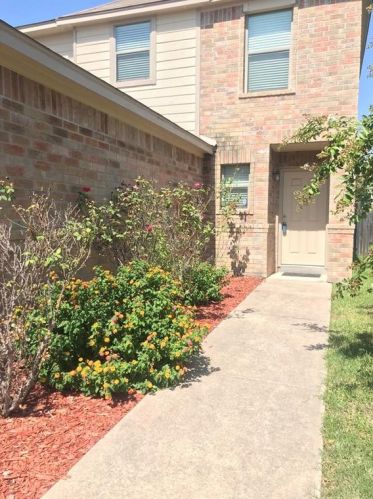 81 Jan Ln, Georgetown TX  78626-8107 exterior