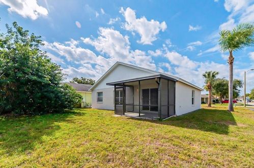 1515 Indian Oaks Trl, Kissimmee FL 34747-1951 exterior