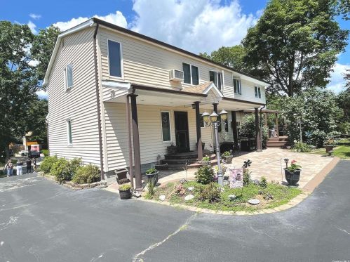 338 Atlantic St, Central Islip, NY 11722-3225