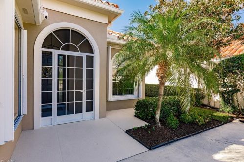 4353 Montalvo Ct, Naples FL  34109-1374 exterior