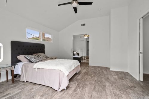 3637 Fairesta St, Glendale CA 91214-1804 exterior