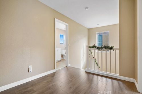 19920 Holly Dr, Santa Clarita CA  91350-3698 exterior