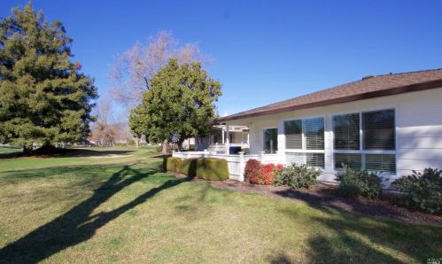 331 Twin Lakes Dr, Santa Rosa, CA 95409-6444