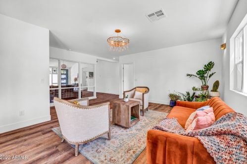 1111 Bethany Home Rd, Phoenix AZ  85014-2229 exterior