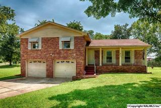 2905 Moss Rd, Huntsville, AL 35810-3703