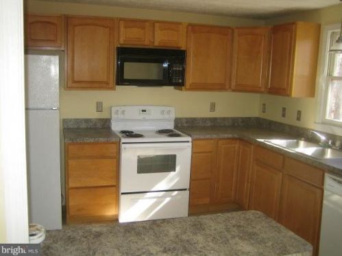171 Land Or Dr, Ruther Glen, VA 22546-1074